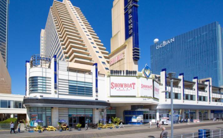 Astonishing Ocean Front Condo Cozysuites At Showboat Atlantic City Exteriör bild